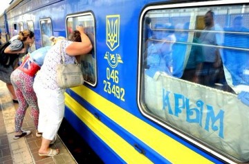 Украинцы массово выводят свои деньги из страны, «сливая» всё в русский Крым