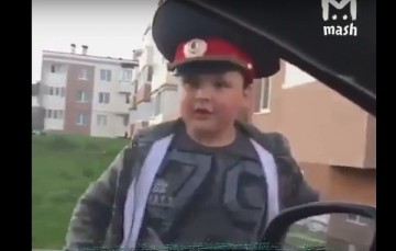 Магнитогорский школьник в фуражке вымогал взятки у водителей