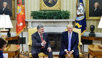 "Полный позор для страны": Порошенко разрешили сфотографироваться с Трампом. Ростислав Ищенко