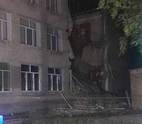 В Николаевской области рухнула часть школы