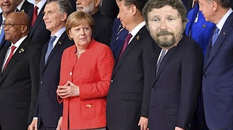 Путин и Трамп. Версия с пальцами и прогибами