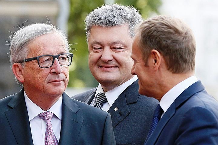 Четыре «ножа в спину» для Киева: от НАТО, США, ЕС и МВФ
