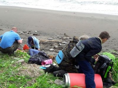Вертолетчики Росгвардии спасли туристов на Сахалине