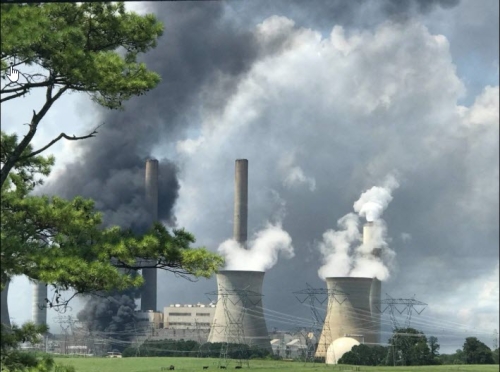 Очень большой пожар на электростанции в США.