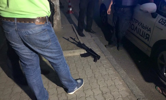 Перестрелка в центре Днепра: двое погибших, пятеро ранены. Среди расстрелянных херой АТЫ, позировавший с отрубленной рукой ополченца
