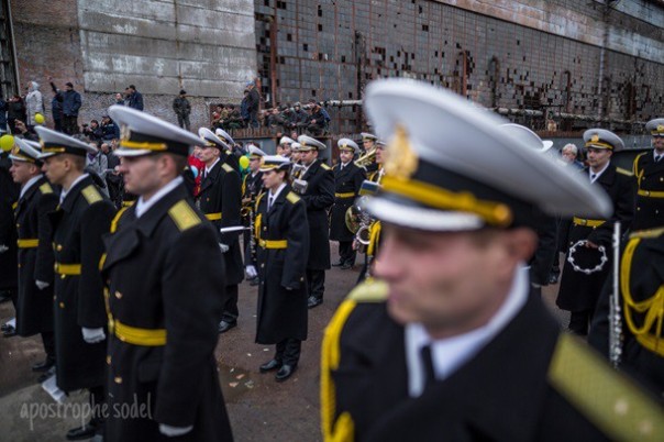 Аврора металась в испуге по Неве, не зная куда сбежать