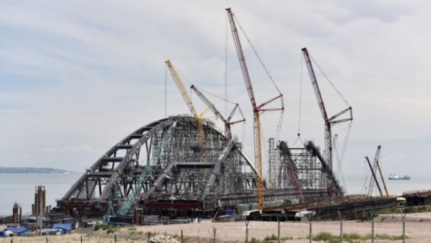 Керченский мост — символ неразрывной связи Крыма с Россией Керченский мост — символ неразрывной связи Крыма с Россией