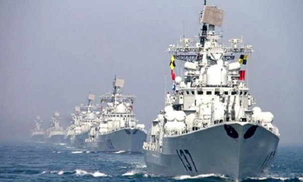 Споры на воде: боевые корабли Китая отогнали американский эсминец Споры на воде: боевые корабли Китая отогнали американский эсминец
