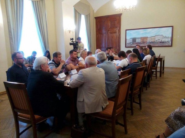 Неонацисты из С14 инициировали снос Монумента Славы «Победителям над фашизмом» во Львове Неонацисты из С14 инициировали снос Монумента Славы «Победителям над фашизмом» во Львове