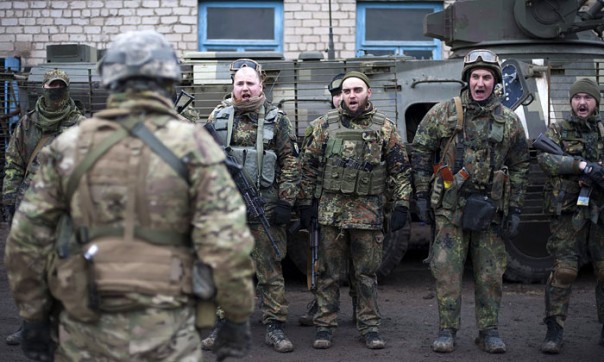 Украина закипела. Имущество карателей горит, а их самих «уничтожают» даже полицейские