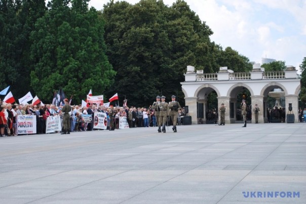 В Польше накануне годовщины Волынской резни призвали не давать жизни бандеровцам В Польше накануне годовщины Волынской резни призвали не давать жизни бандеровцам