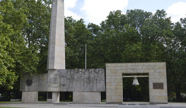 Жители польского города взбунтовались из-за переноса советского памятника
