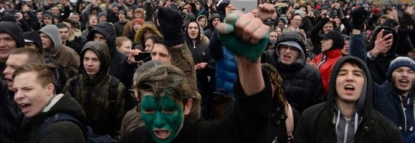 Навального обвинили в сотрудничестве с «группами смерти» Навального обвинили в сотрудничестве с «группами смерти»