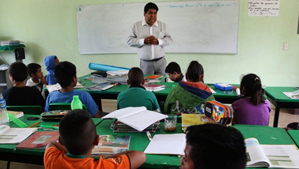 Власти хотят сделать Мексику двуязычной за 20 лет