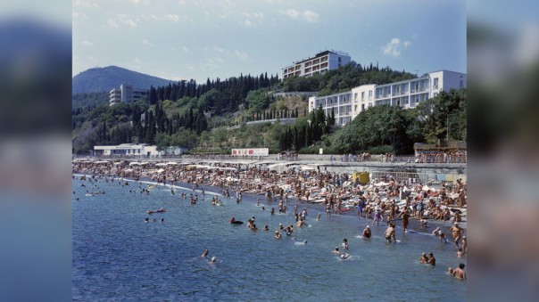 Санатории, курорты и, конечно, Чёрное море. Типичный летний отдых граждан Советского Союза Санатории, курорты и, конечно, Чёрное море. Типичный летний отдых граждан Советского Союза