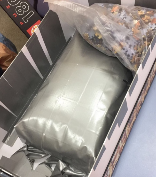 Вместо детских пазлов из Германии в Россию пришла посылка с 30 кг наркотиков