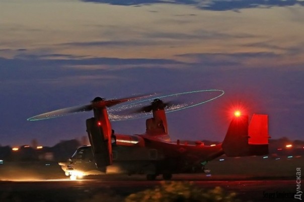 На Украину впервые прилетели конвертопланы США На Украину впервые прилетели конвертопланы США