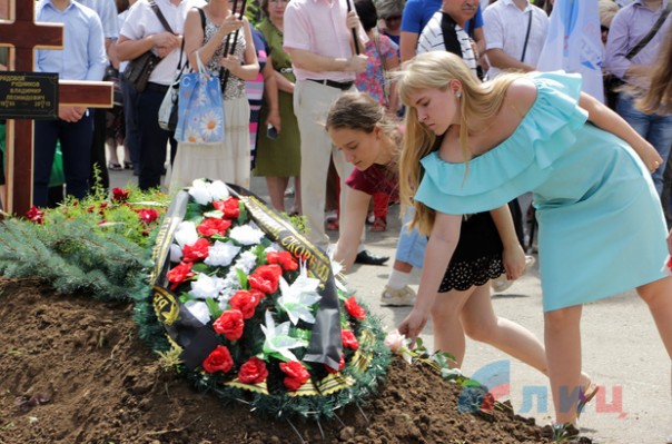 Сводка от НМ ЛНР 14 июля 2017. Укрофашисты за неделю выпустили по территории ЛНР более 500 боеприпасов, за сутки 4 раза нарушили "режим тишины" Сводка от НМ ЛНР 14 июля 2017. Укрофашисты за неделю выпустили по территории ЛНР более 500 боеприпасов, за сутки 4 раза нарушили "режим тишины"