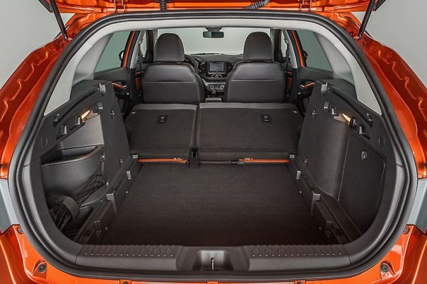 Vesta SW и SW Cross: появились новые фото интерьера российского универсала