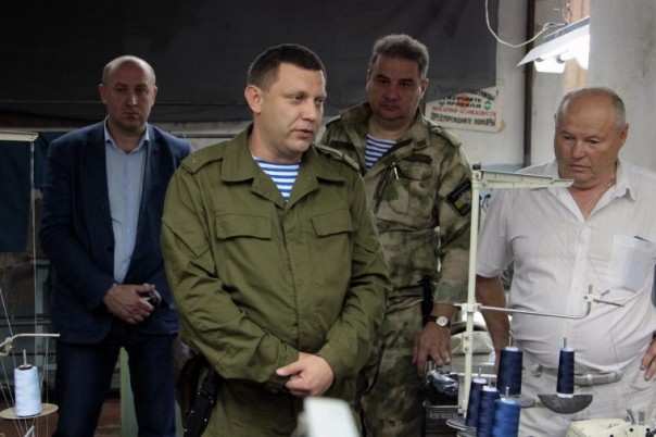 Глава ДНР Александр Захарченко встретился с работниками швейной фабрики «Снежинка»