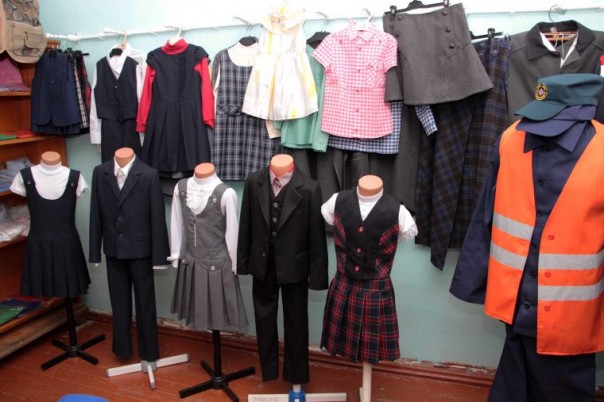 Глава ДНР Александр Захарченко встретился с работниками швейной фабрики «Снежинка» Глава ДНР Александр Захарченко встретился с работниками швейной фабрики «Снежинка»