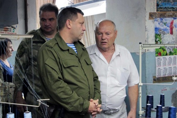 Глава ДНР Александр Захарченко встретился с работниками швейной фабрики «Снежинка» Глава ДНР Александр Захарченко встретился с работниками швейной фабрики «Снежинка»