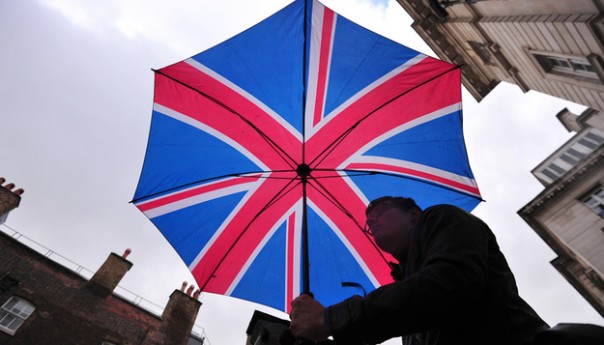 Давят на больное: британцам могут закрыть небо Евросоюза