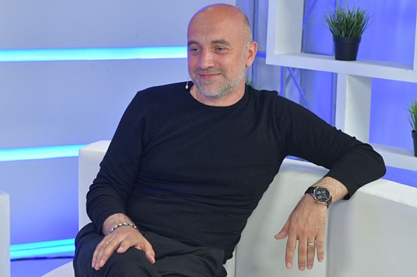 Прилепин написал берущую за душу статью об Акунине, Шендеровиче и прочих Ганапольских