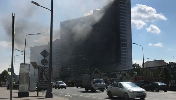 В Москве на Новом Арбате горит одна из высоток