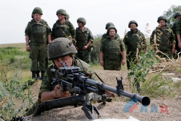 Военные ЛНР вывезли депутатов республики копать окопы и защищать Родину