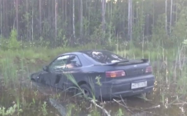 Трасса ведущая в болото - в Тюменской области появилась трасса, которая ведет в никуда