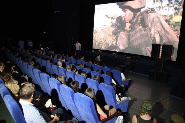 Захар Прилепин и Юлия Чичерина презентовали фильм «Донецк — моя Спарта»