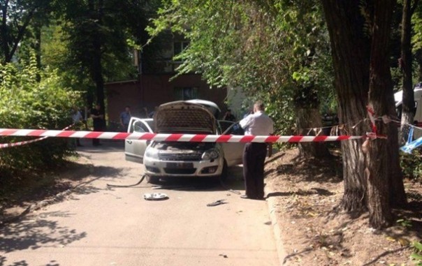 В Днепре (городе, а не реке, мотоцикле или холодильнике) взорвалась машина, пострадал водитель