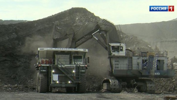 Старший брат БелАЗа: в Кузбассе появился гигантский самосвал