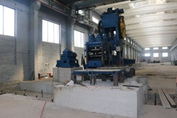 Строительство нового завода по производству металлических опор освещения в Керчи: свежие кадры