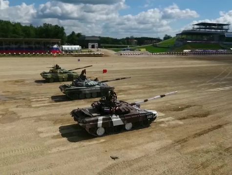 Российские экипажи лидируют в танковом биатлоне на АрМИ-2017 | Видеодневник Армейских международных игр-2017. 5 августа