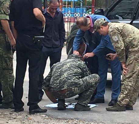 В Николаеве подорвали авто депутата-оппозиционера Дмитрия Жвавого