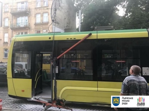 Во Львове на ходу загорелся новый трамвай