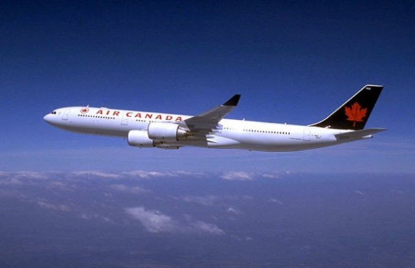 В Сети появились кадры, как канадский самолёт избежал «катастрофы века»