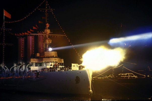 Крейсер "Аврора" не выстрелит в день 100-летия Октябрьской революции