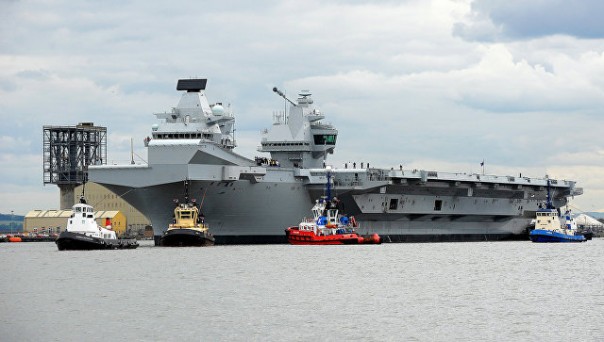 В Британии началась проверка после "незаметной" посадки дрона на авианосец