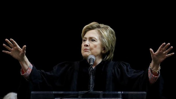 Как иски против Трампа вынуждают американских сенаторов разобраться с доходами Клинтон