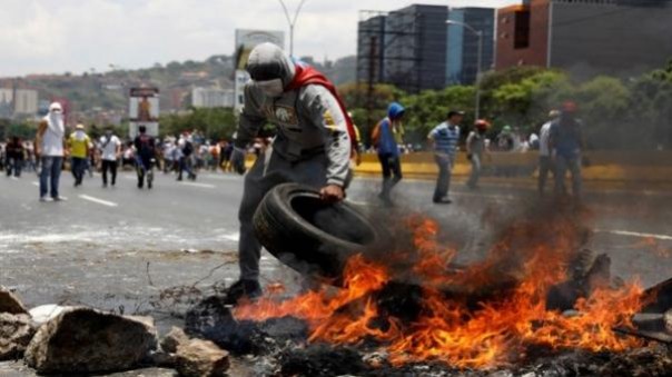 Жди беды: Госдеп заявил о захвате власти в Венесуэле и пообещал её жителям поддержку