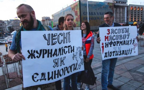 Правду об отсутствии российских войск на Донбассе начали оглашать в украинском телеэфире. С чего бы это?