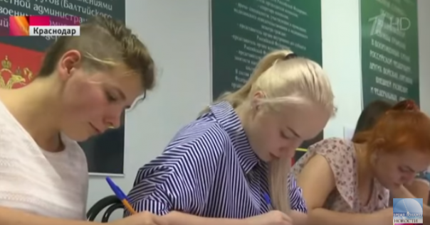 Более ста девушек подали заявления в Краснодарское высшее военное авиационное училище.