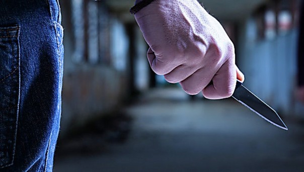 Резня в киевской школе: тремя ударами ножа убит охранник, девушке перерезали горло