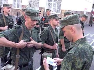 ГТРК ЛНР. Спецрепортаж. Комендантский полк / Открытие памятного знака в честь освобождения Ясиноватой. Специальный репортаж. Республика. 23.08.17