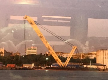 Украинский упавший кран "Захарий" нашел свое пристанище в Стамбуле