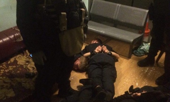 На вокзале в Киеве задержаны пять копов-грабителей