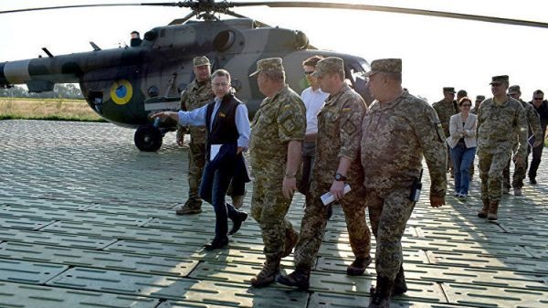 Волкера зубы кормят
